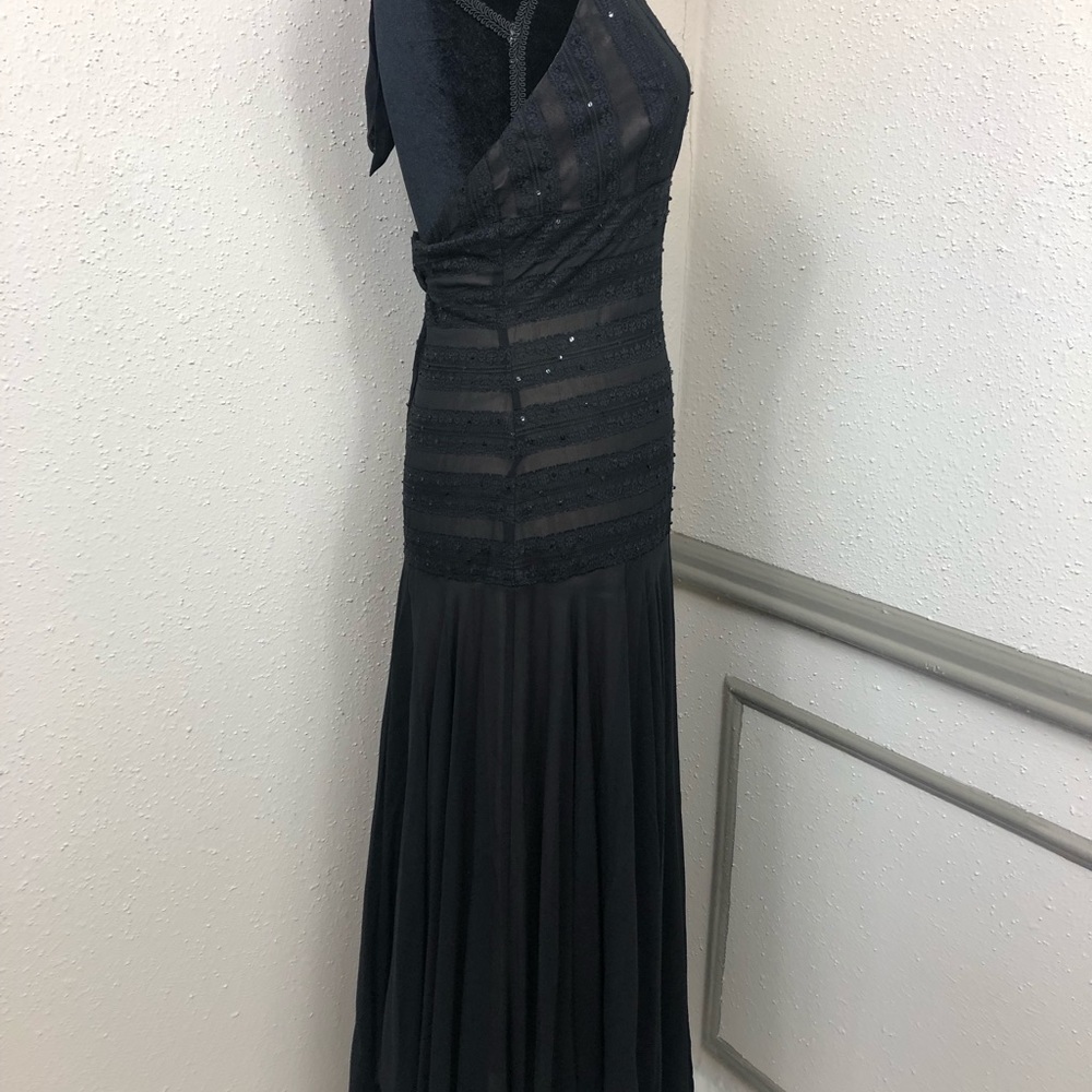 100% silk BCBG MaxAzria halter neck fishtail dress - Picture 5 of 8